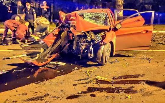В Черноморске иномарка на всем ходу влетела в дерево: двое пострадавших (фото) usionline.com В Черноморске иномарка на всем ходу влетела в дерево: двое пострадавших (фото) «фото»