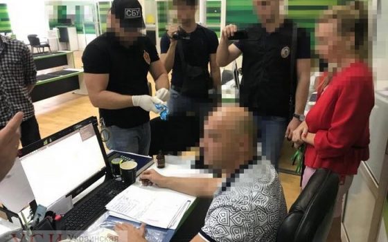 СБУ задержала в Одессе банкира-взяточника (фото) usionline.com СБУ задержала в Одессе банкира-взяточника (фото) «фото»