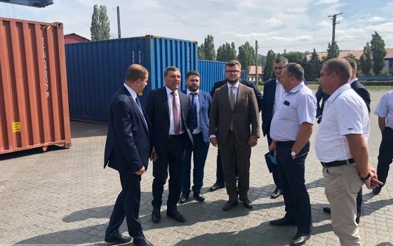 “Укрзалізниця” представила в Одессе свой первый зерновой терминал usionline.com “Укрзалізниця” представила в Одессе свой первый зерновой терминал «фото»