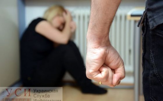 Отца пятерых детей из Одесской области отправили в тюрьму на два месяца за домашнее насилие «фото»