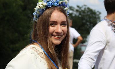 День Независимости Украины в Одессе: вышиванковая цепь и марш патриотов (видео) «фото»