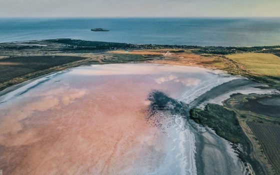 Путешествие к розовому озеру: уникальный водоем в 90 километрах от Одессы (фото) «фото»