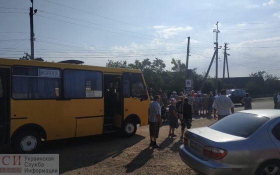 Жители затопленной Мологи перекрывали дорогу на Аккерман в борьбе против подорожания проезда на автобусе (фото) ОБНОВЛЕНО «фото»