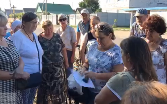 Недовольные подорожанием автобусов, жители пострадавшей от потопа Мологи снова перекрыли трассу “Белгород-Днестровский – Одесса” (видео) usionline.com Недовольные подорожанием автобусов, жители пострадавшей от потопа Мологи снова перекрыли трассу “Белгород-Днестровский – Одесса” (видео) «фото»