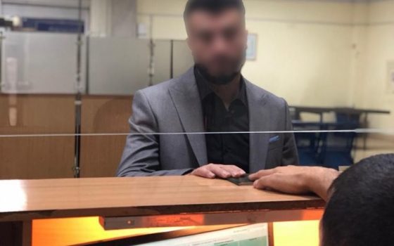 Двух иностранцев задержали в Одесском аэропорту: хотели улететь в Прагу по поддельным загранпаспортам (фото) «фото»