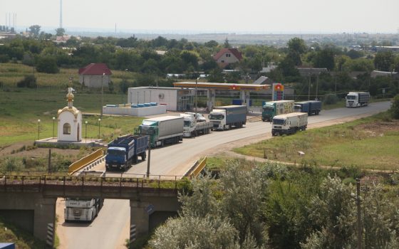 Трассу у Кучурган перекрывает глава Раздельнянского района: активисты ждут денег от новой Рады и внимания Зеленского (фото, видео) «фото»