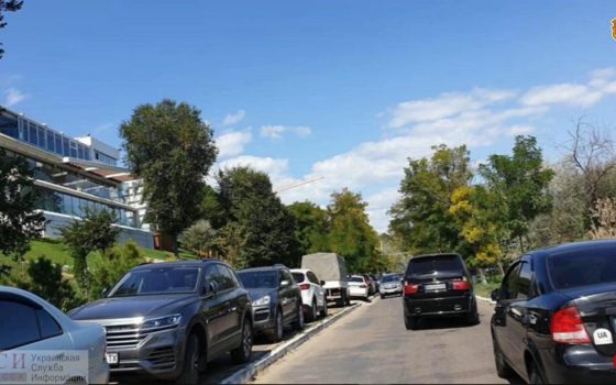 Скандальный шлагбаум на 13 Фонтана хотят восстановить на том же месте «фото»