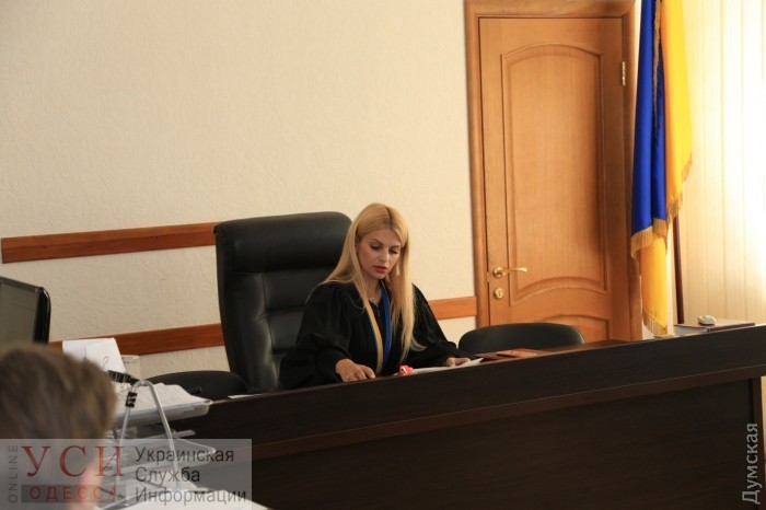 Судейские тайны: судья Мария Аракелян пользуется авто собственницы ломбарда usionline.com Судейские тайны: судья Мария Аракелян пользуется авто собственницы ломбарда «фото»