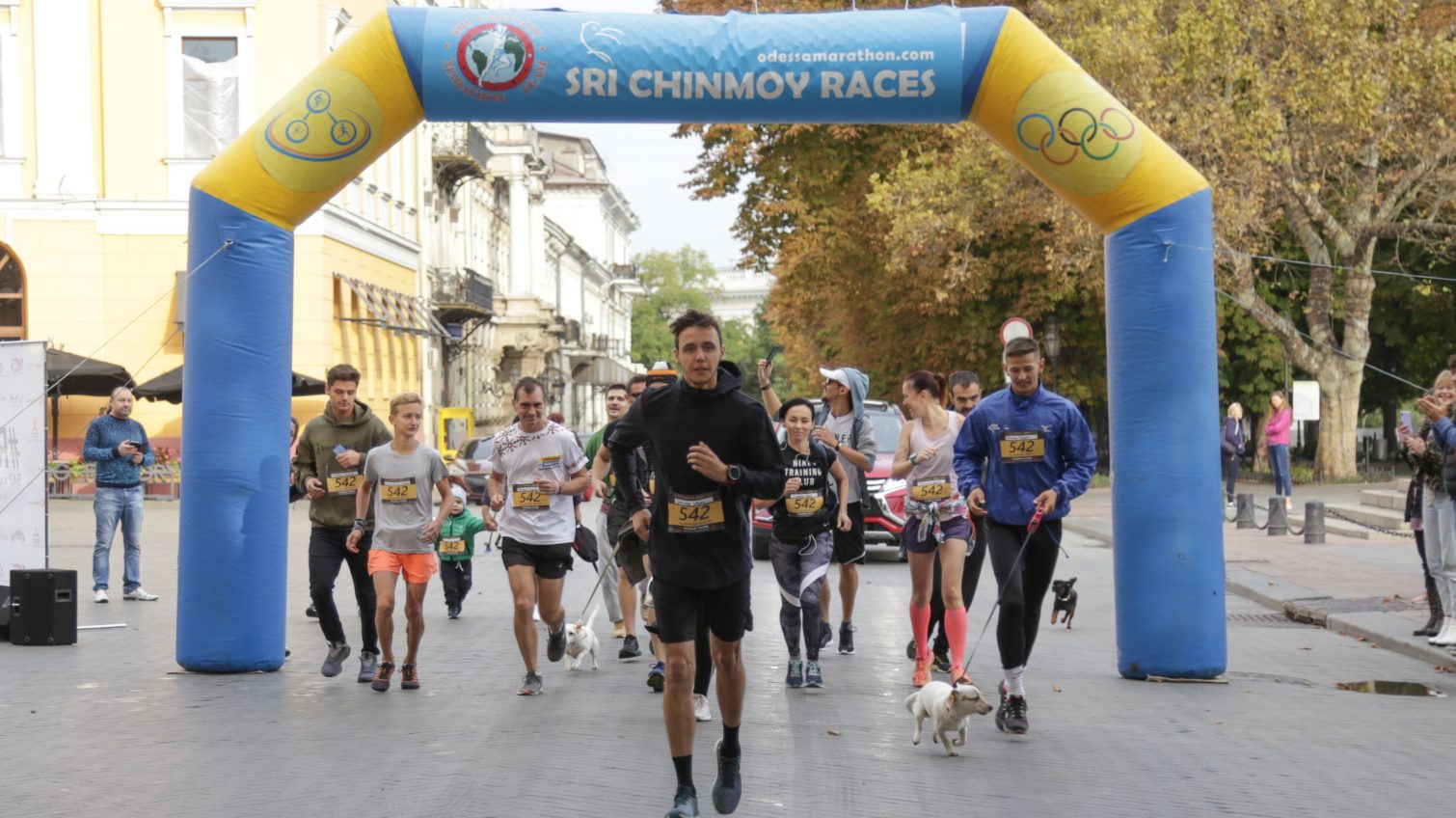Благотворительный забег: одессит бежит в Киев за 11 дней для поддержки пострадавшего в ДТП парня (фото) «фото»
