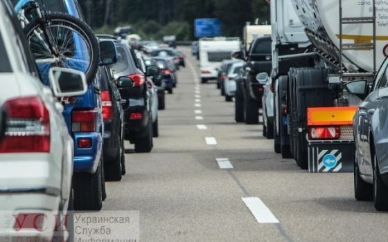 На трассе Одесса-Овидиополь образовалась большая пробка из-за ДТП, в котором погибли 9 человек usionline.com На трассе Одесса-Овидиополь образовалась большая пробка из-за ДТП, в котором погибли 9 человек «фото»
