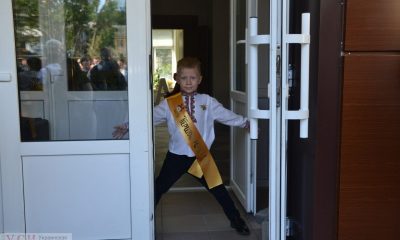 В одесских школах прозвенел первый звонок: линейка в деталях (фоторепортаж) usionline.com В одесских школах прозвенел первый звонок: линейка в деталях (фоторепортаж) «фото»