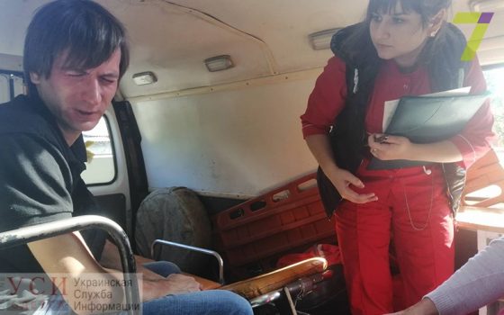 В Одессе мужчина прыснул из газового баллончика в глаза оператору “7 канала” (видео) usionline.com В Одессе мужчина прыснул из газового баллончика в глаза оператору “7 канала” (видео) «фото»