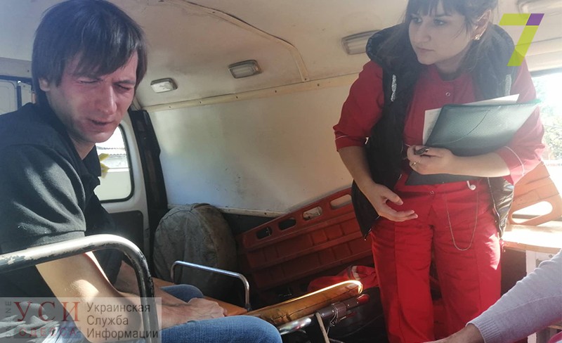 В Одессе мужчина прыснул из газового баллончика в глаза оператору “7 канала” (видео) «фото»