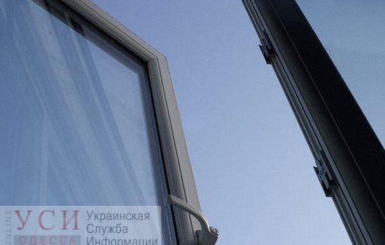 В Одессе пожилая женщина выпрыгнула из окна 13 этажа «фото»