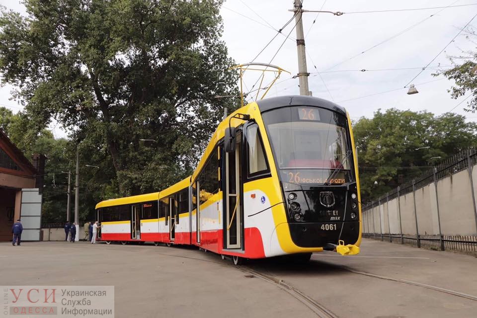 Одесские мастера создали трехсекционный трамвай длиной 31 метр: в октябре его запустят на маршрут (фото) «фото»