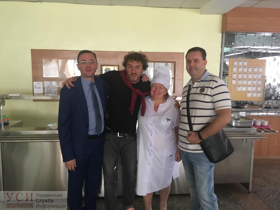 Шеф-повар Клопотенко приехал в одесский лицей проверить организацию питания в столовой (фото) «фото»