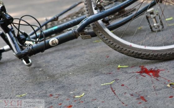 ДТП на Трассе Здоровья: бегун врезался в велосипедиста – пострадавшего с разбитой головой увезли на “скорой” (видео) usionline.com ДТП на Трассе Здоровья: бегун врезался в велосипедиста – пострадавшего с разбитой головой увезли на “скорой” (видео) «фото»