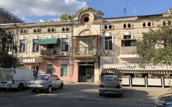 Достройка Дома-стены, наружный лифт и чудо-балконы: топ-5 перестроенных зданий Одессы «фото»