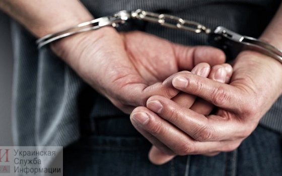 В Нерубайском разбили голову полицейскому: нападавший задержан (видео) «фото»
