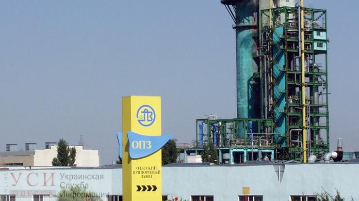 Порт “Южный” спустя полтора года возобновил перевалку сырья от припортового завода «фото»
