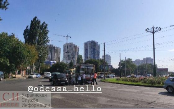 На Толбухина из-за аварии не ходят троллейбусы (обновлено) «фото»