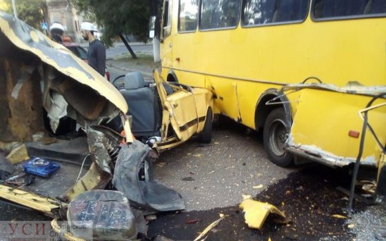 ДТП на Молдаванке: “Жигули” разрезали на две части (фото) «фото»
