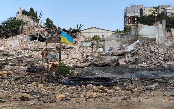 На территории бывшего пивзавода на Гагарина началась стройка: там пилят живые деревья (фото) usionline.com На территории бывшего пивзавода на Гагарина началась стройка: там пилят живые деревья (фото) «фото»