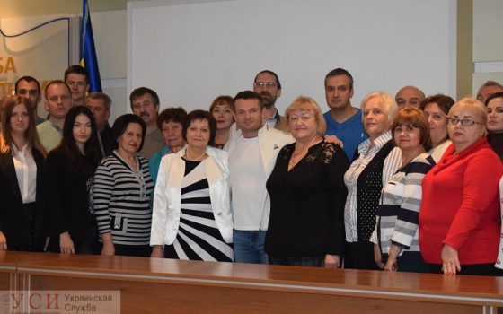 Коллектив Службы автодорог в Одесской области просит премьера не увольнять начальника usionline.com Коллектив Службы автодорог в Одесской области просит премьера не увольнять начальника «фото»
