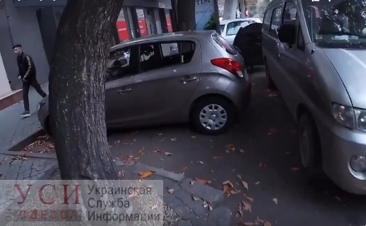 Удивительная история: одессит поменялся машиной с незнакомой девушкой, так как ее автомобиль заблокировал автохам (видео) «фото»