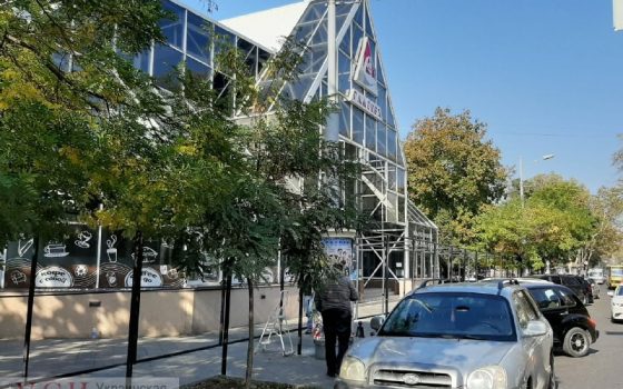 Стеклянную галерею на Преображенской перестроят: на ее месте появится “Таврия В” (фото) usionline.com Стеклянную галерею на Преображенской перестроят: на ее месте появится “Таврия В” (фото) «фото»