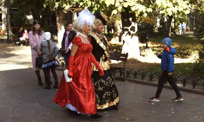 Уличная мода по-одесски: как одеваются горожане этой осенью (фоторепортаж) usionline.com Уличная мода по-одесски: как одеваются горожане этой осенью (фоторепортаж) «фото»