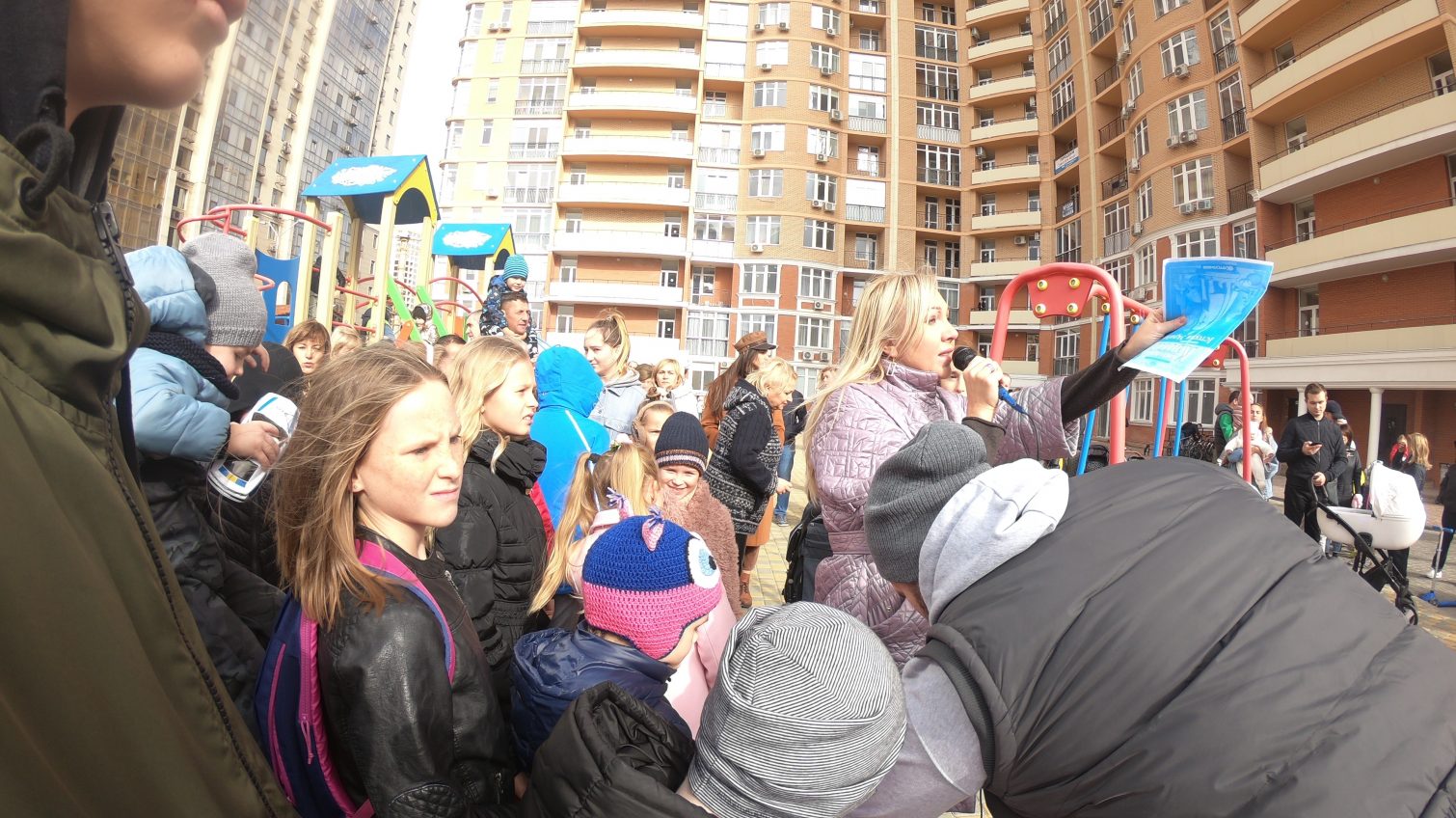 Жители Гагаринского плато выступили против беспредела охранных фирм и потребовали школу (фото) «фото»