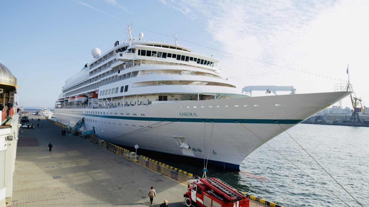 Они возвращаются: в Одесский порт впервые c 2017 года зашел иностранный океанский лайнер (фото) «фото»