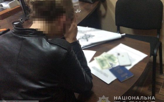 В Одессе задержали девушку, подозреваемую в сутенерстве (фото, видео) «фото»