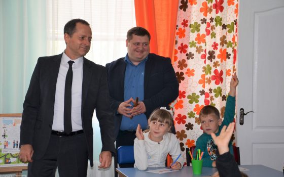 Замминистра соцполитики в Одессе: дети из неблагополучных семей не должны воспитываться в интернатах (фото) «фото»
