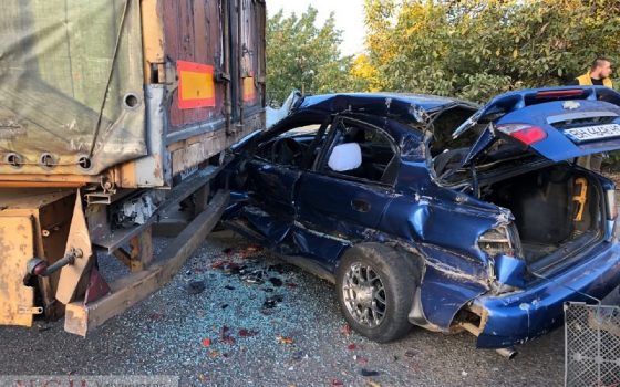 На Киевском шоссе легковушка столкнулась с микроавтобусом, а после влетела в грузовик – есть пострадавшие (фото) ОБНОВЛЕНО «фото»