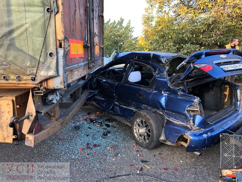 На Киевском шоссе легковушка столкнулась с микроавтобусом, а после влетела в грузовик – есть пострадавшие (фото) ОБНОВЛЕНО «фото»