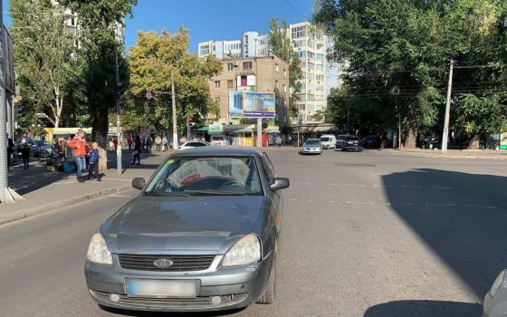 В Одессе автомобиль сбил школьника usionline.com В Одессе автомобиль сбил школьника «фото»