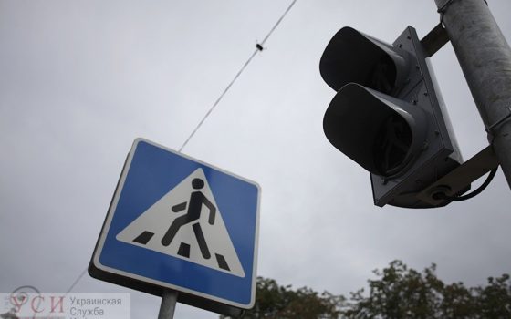 На шести перекрестках в центре Одессы не работают светофоры «фото»