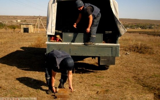 В колодце под Одессой жители поселка обнаружили тайник со снарядами (фото) usionline.com В колодце под Одессой жители поселка обнаружили тайник со снарядами (фото) «фото»
