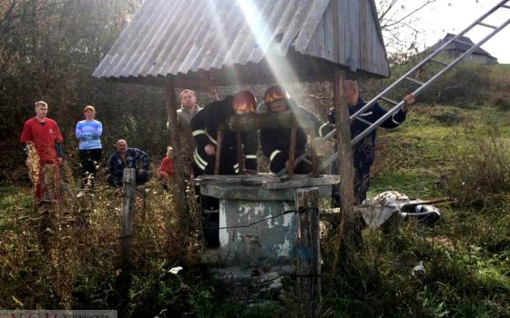 Под Одессой пенсионерка упала в пятиметровый колодец (фото) usionline.com Под Одессой пенсионерка упала в пятиметровый колодец (фото) «фото»
