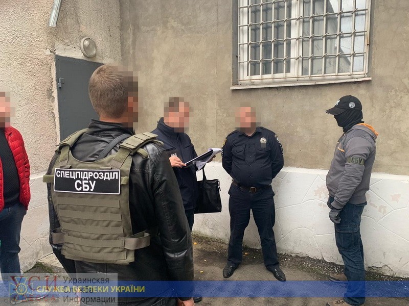 Операция СБУ: задержан начальник одного из отделений одесской полиции, который брал “дань” со взяток подчиненных (фото) «фото»