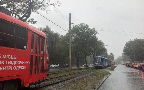 Из-за обрыва линии на Фонтане остановились трамваи (фото) «фото»