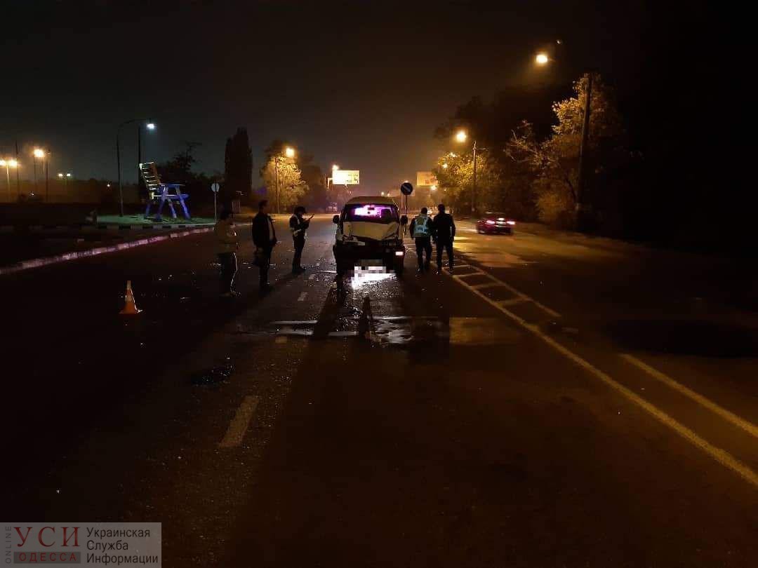 На Овидиопольской дороге двое мужчин угодили под колеса авто (видео) «фото»