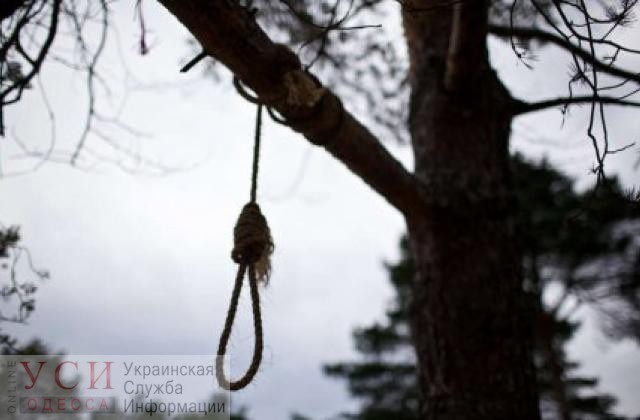 13-летнюю девочку нашли повешенной на дереве в Малиновском районе Одессы «фото»