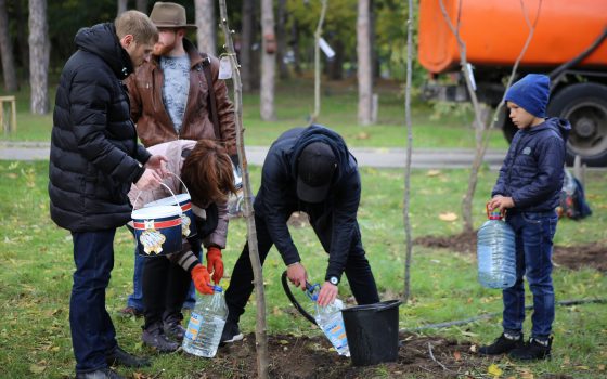 В Одессе прошел масштабный субботник от “Горзелентреста”: горожане подключились не везде (фото) usionline.com В Одессе прошел масштабный субботник от “Горзелентреста”: горожане подключились не везде (фото) «фото»