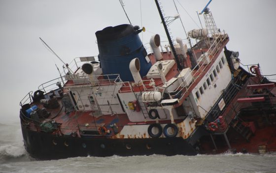 На потерпевшем крушение на одесском пляже танкере Delfi нет ни контрабанды, ни груза горючего «фото»