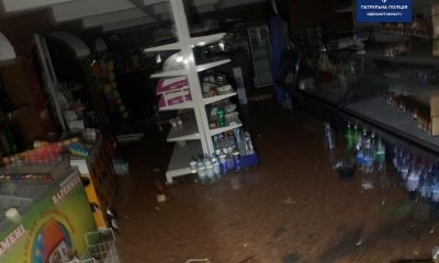 В Одессе влюбленная пара попытались ограбить кафе на поселке Котовского, но их задержал хозяин заведения (фото) usionline.com В Одессе влюбленная пара попытались ограбить кафе на поселке Котовского, но их задержал хозяин заведения (фото) «фото»