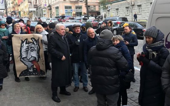 В Киеве митинговали в поддержку генпродюсера Одесского кинофестиваля (фото) «фото»