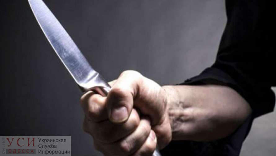 “Оскорбила”: в Одессе парень порезал ножом незнакомую девушку «фото»